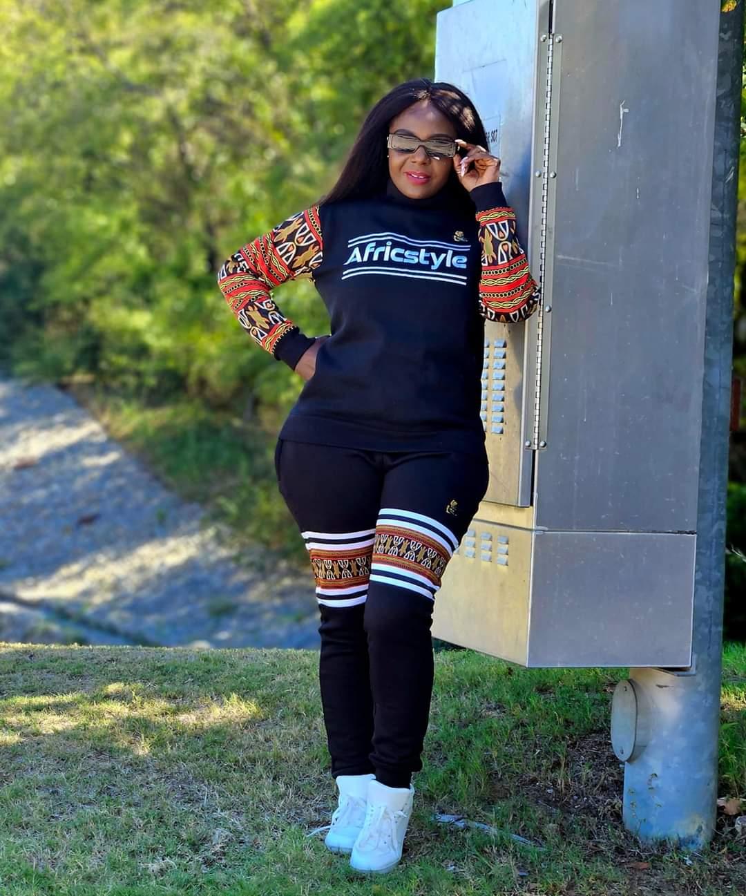Queens Signature turtleneck set
